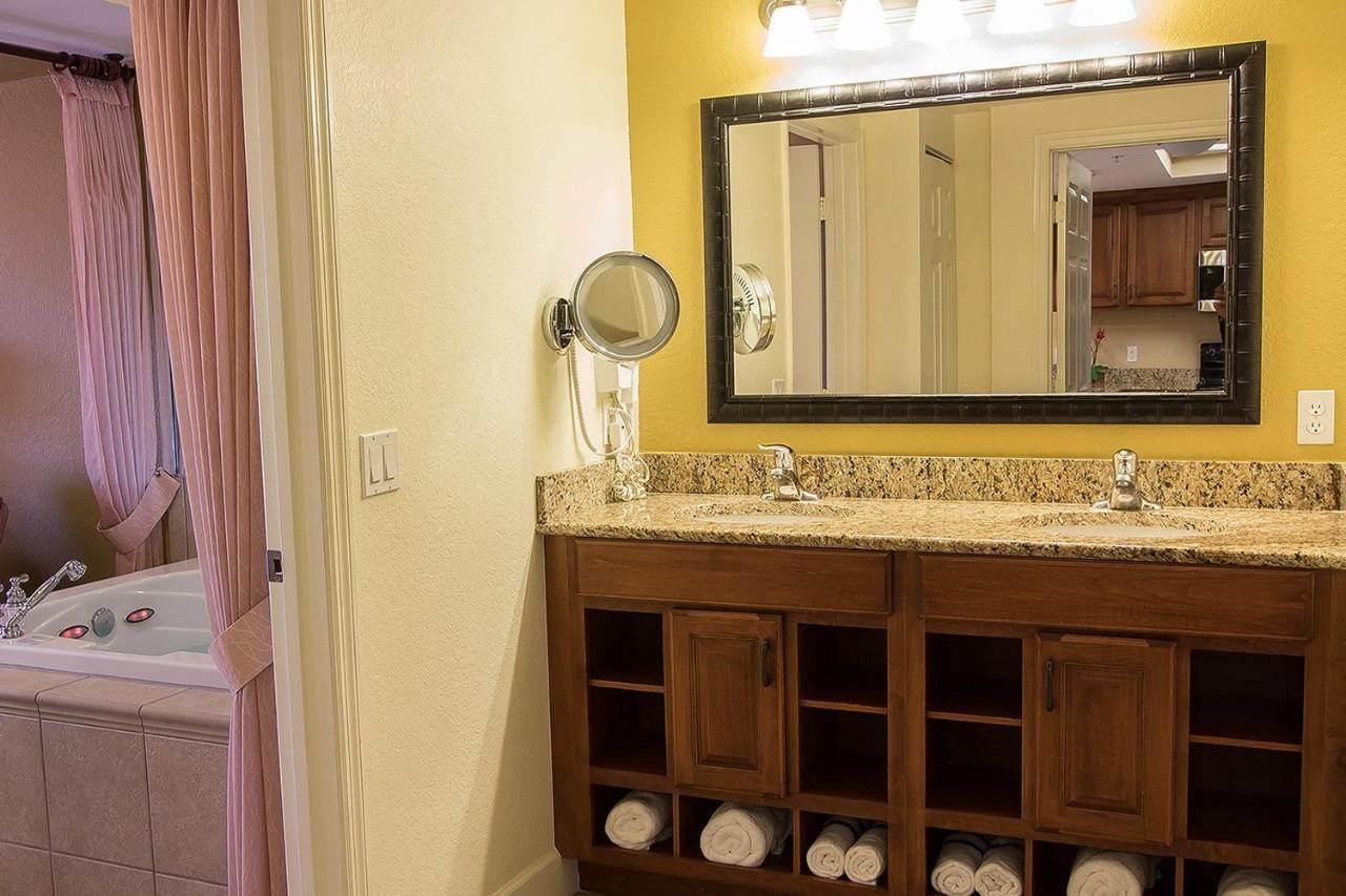 Stunning Condo Near Universal Studios Williamsburg Экстерьер фото